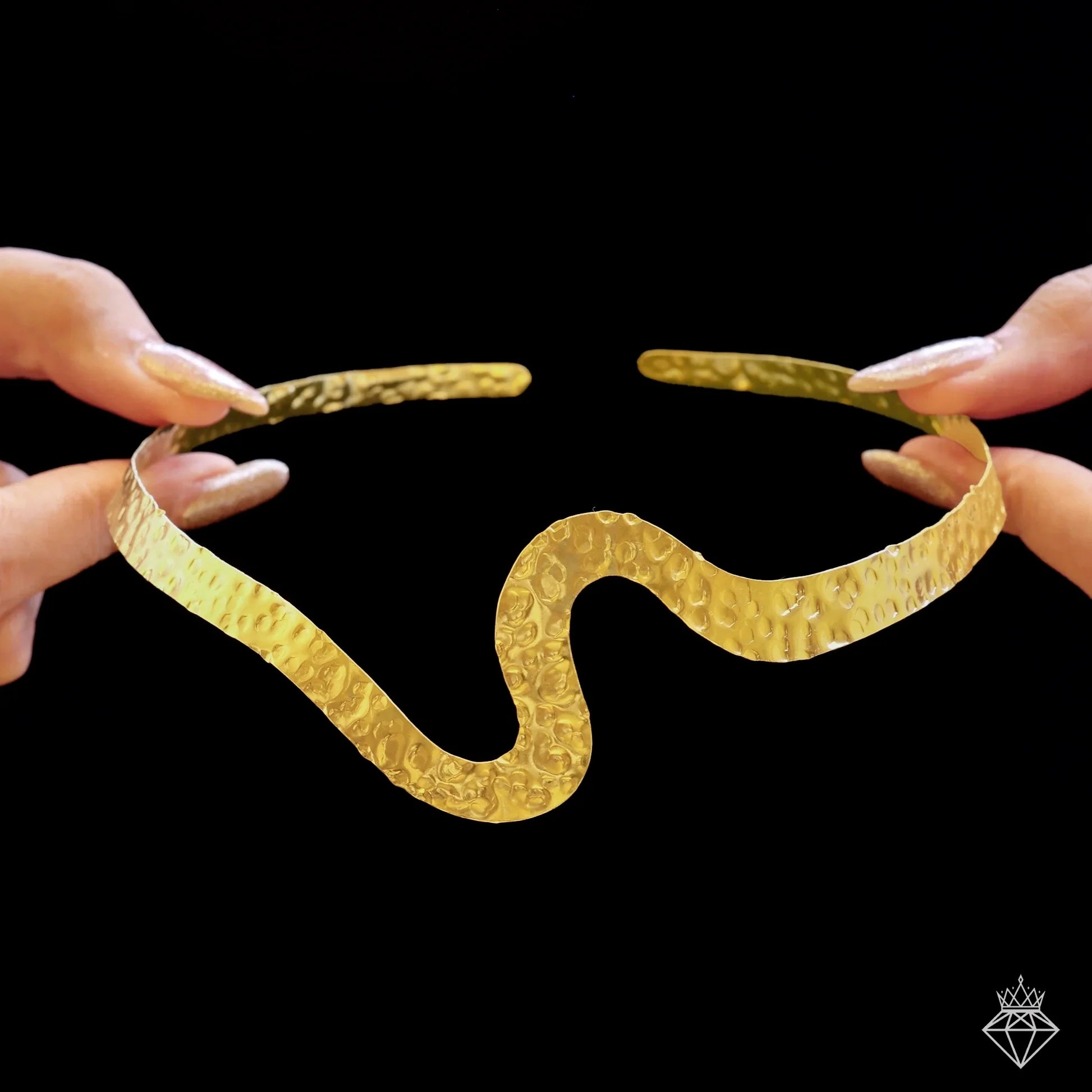 AUROZI Anti-Tarnish Wavy Hasli Necklace