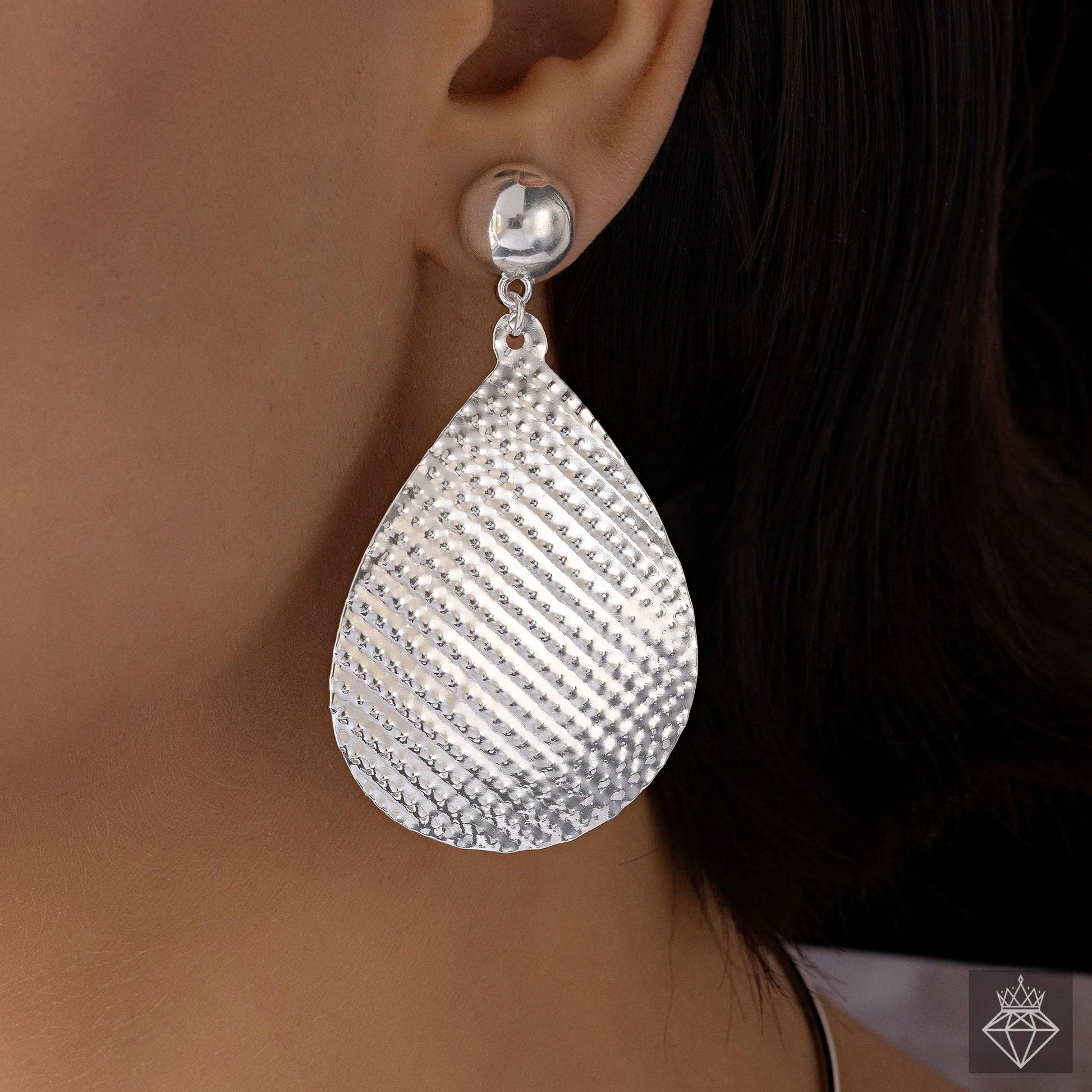 AUROZI Anti-Tarnish Silver Hasli Necklace Set with Earrings