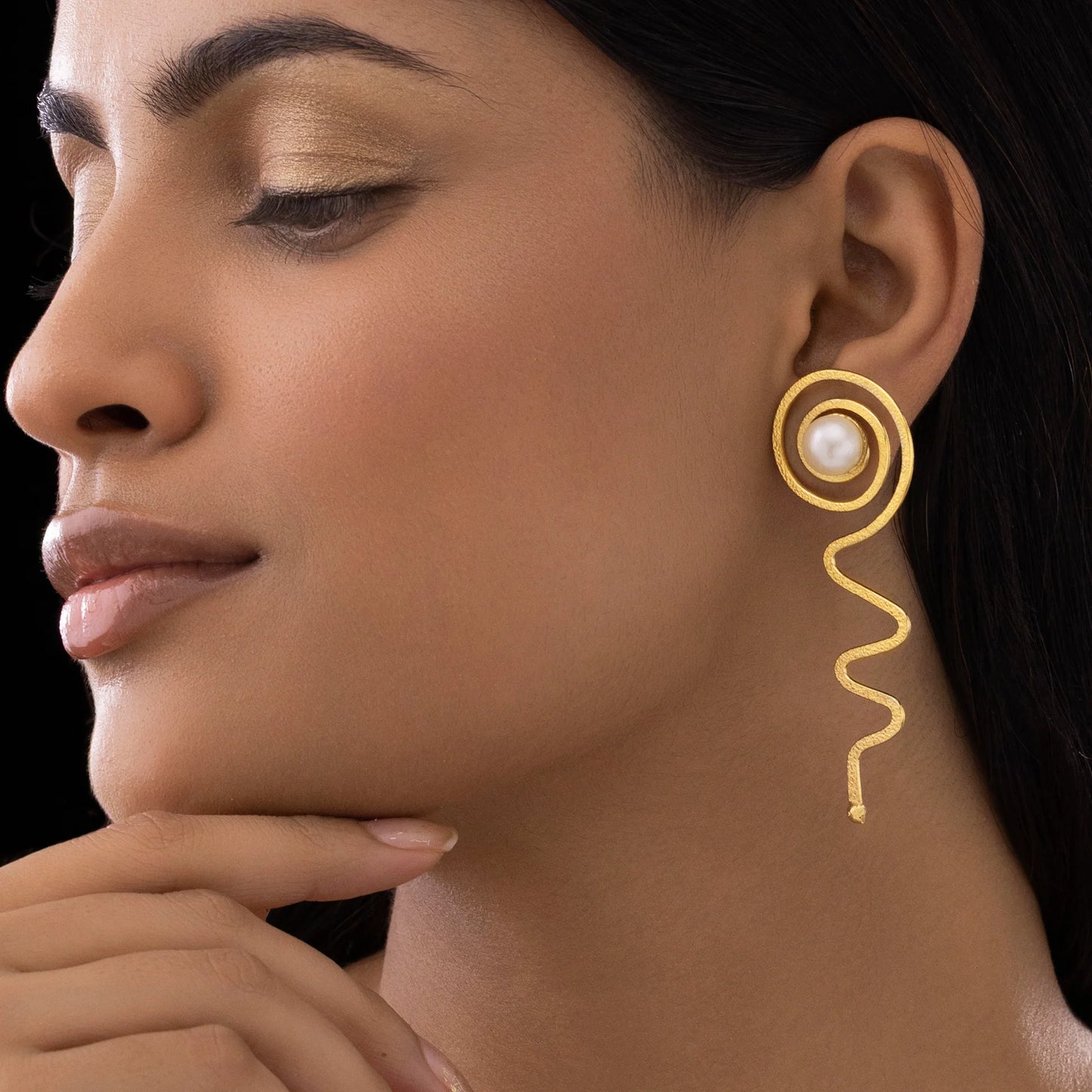 AUROZI Anti-Tarnish Spiral Dangle Earrings with Pearl