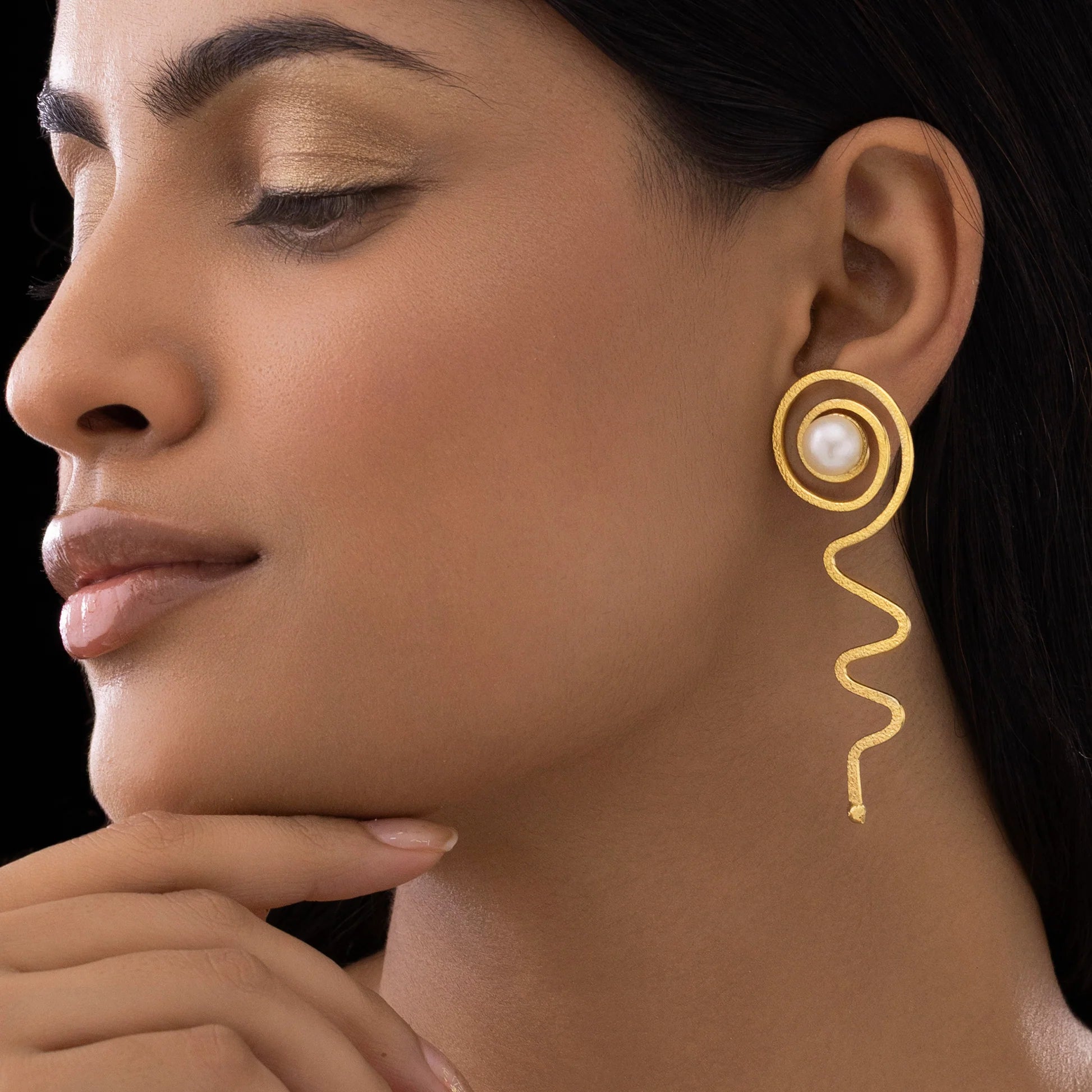 AUROZI Anti-Tarnish Spiral Dangle Earrings with Pearl