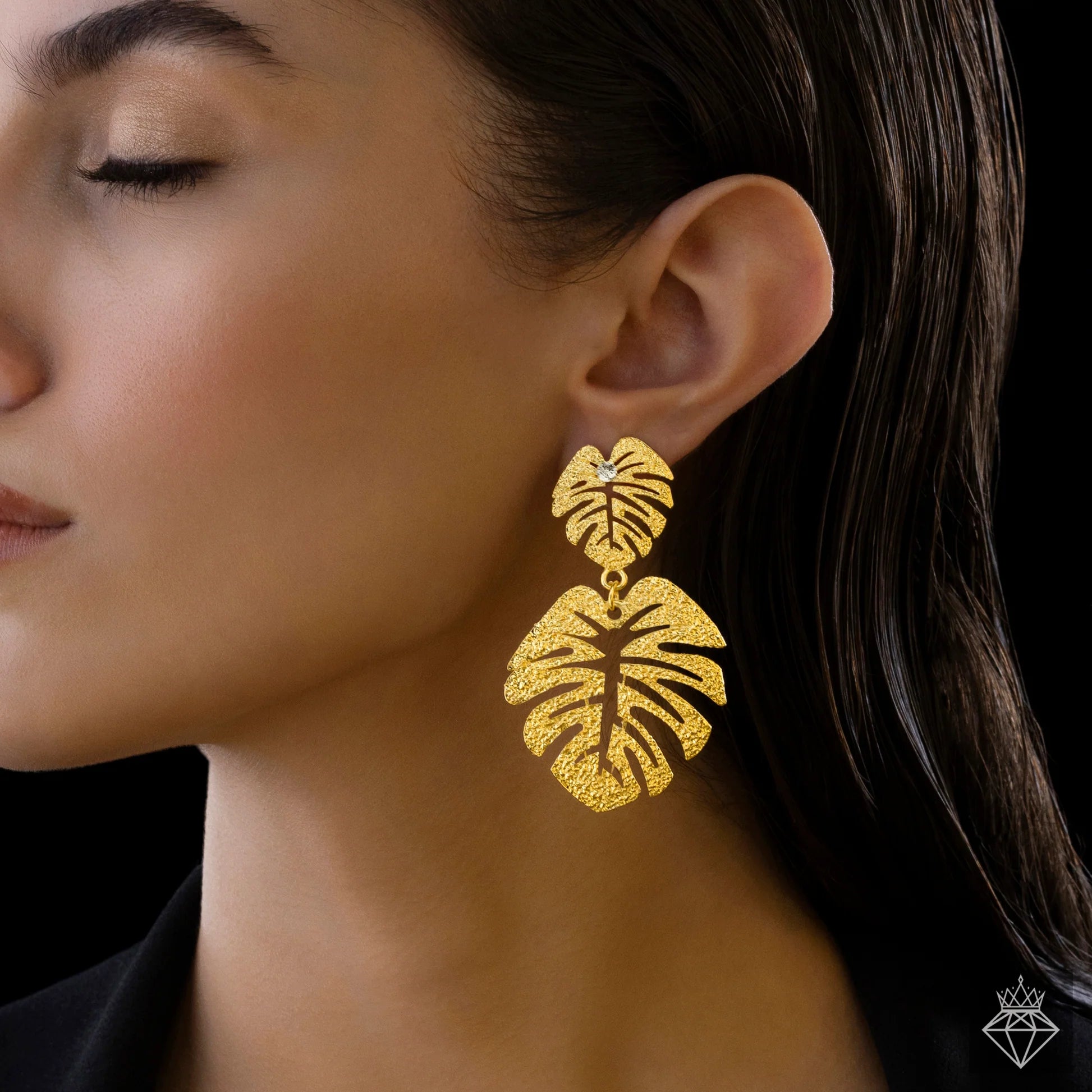 AUROZI Anti-Tarnish Golden Palm Leaf Dangler Earrings – Effortless Tropical Elegance