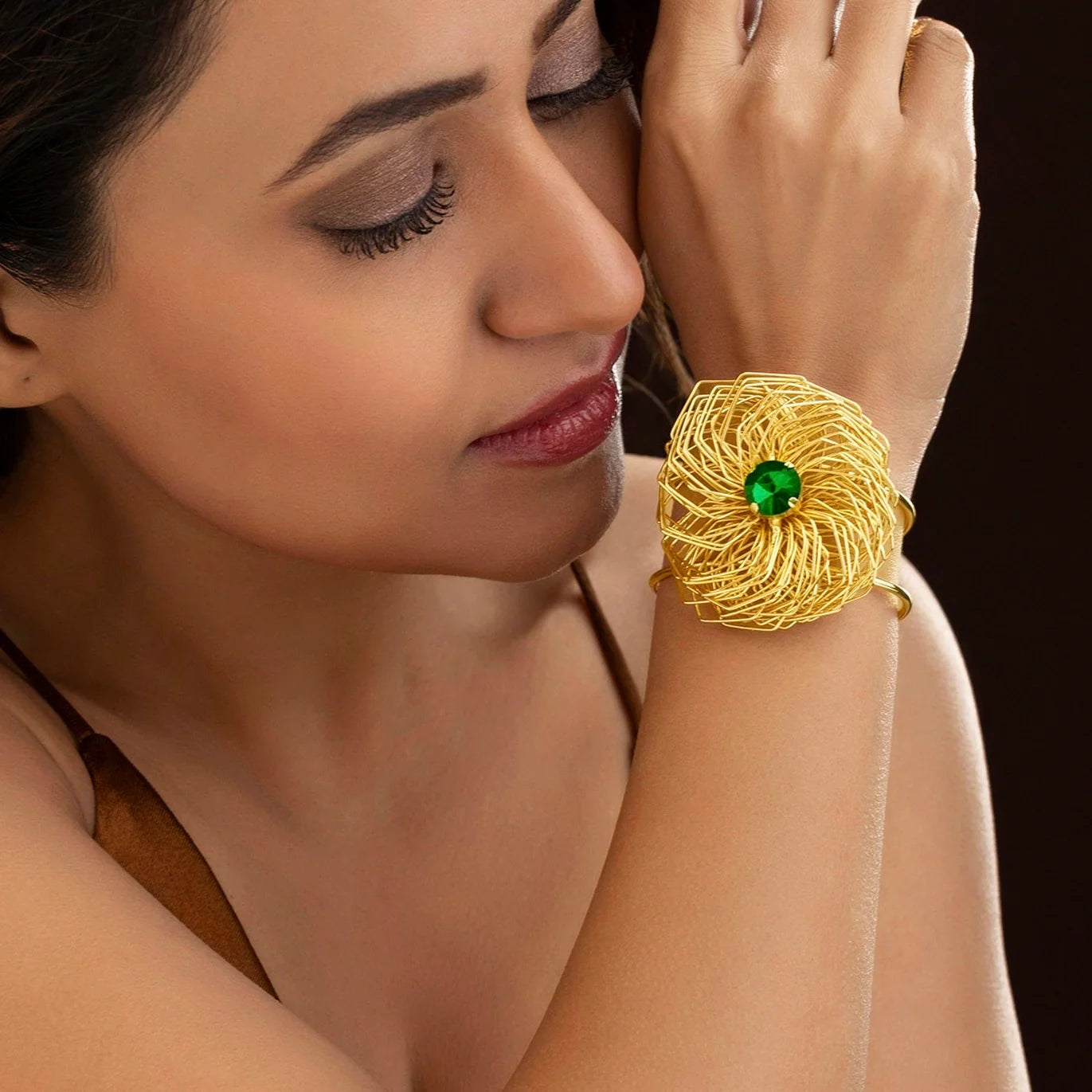 AUROZI Golden Nest Emerald Bracelet