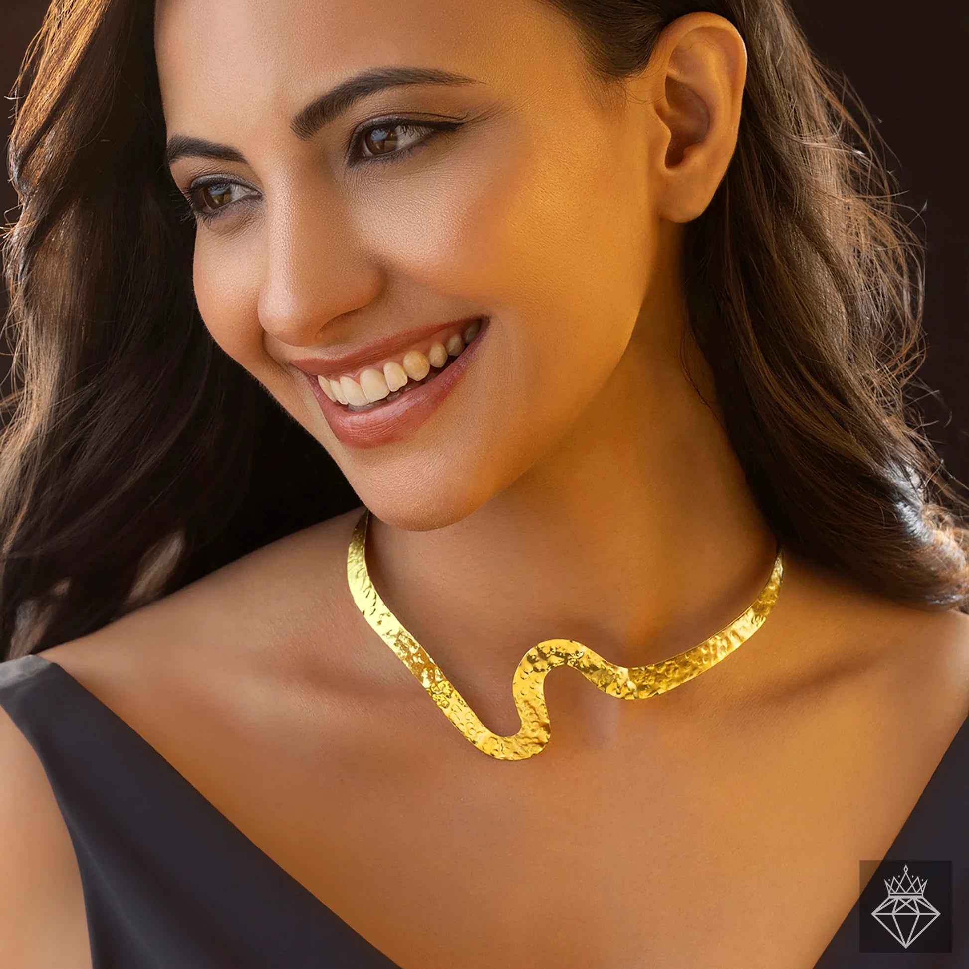 AUROZI Anti-Tarnish Wavy Hasli Necklace