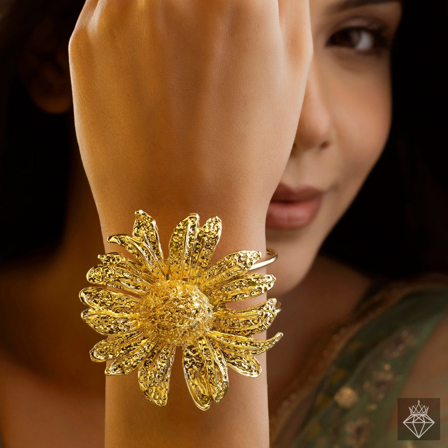 AUROZI Anti-Tarnish Sunflower Bracelet (Adjustable Size)