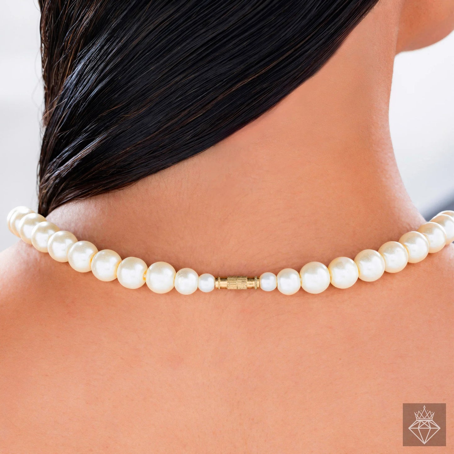 AUROZI Classic Pearl Necklace Set with Earrings