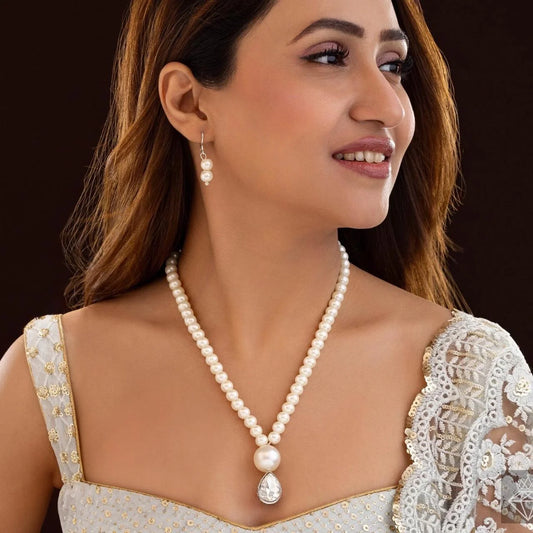 AUROZI Elegant Crystal Pearl Necklace Set With Earrings