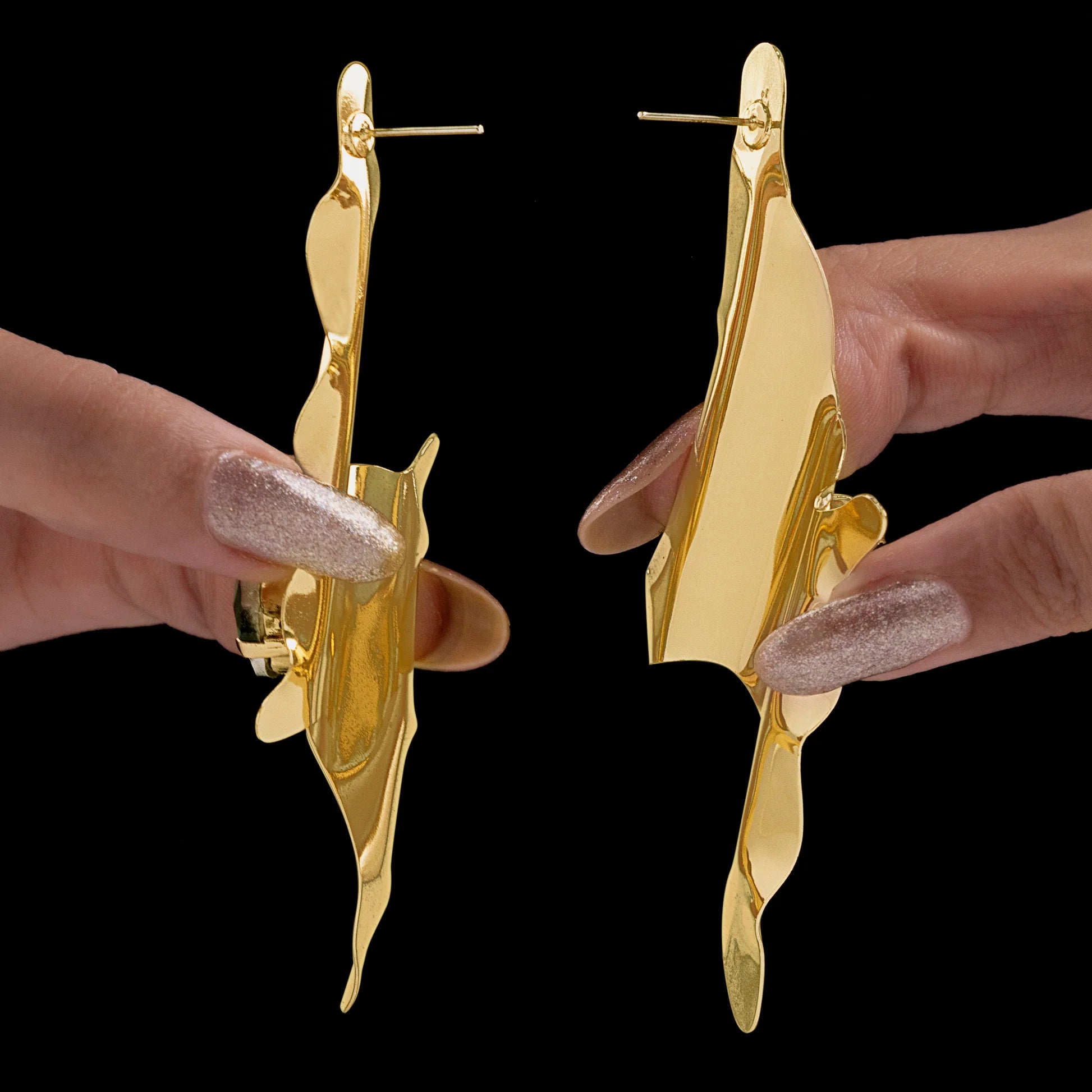 AUROZI Anti-Tarnish Emerald Thunderbolt Earrings