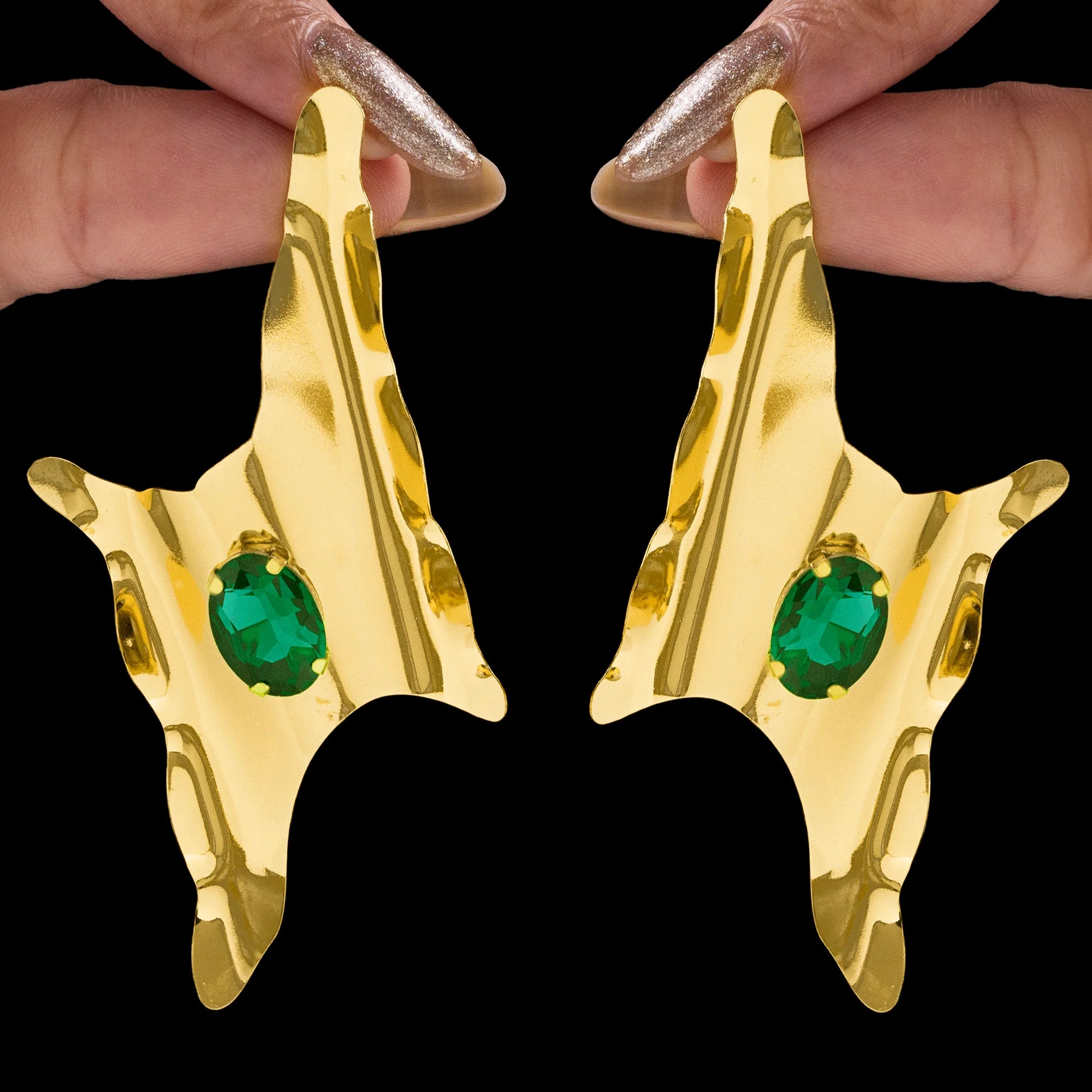 AUROZI Anti-Tarnish Emerald Thunderbolt Earrings